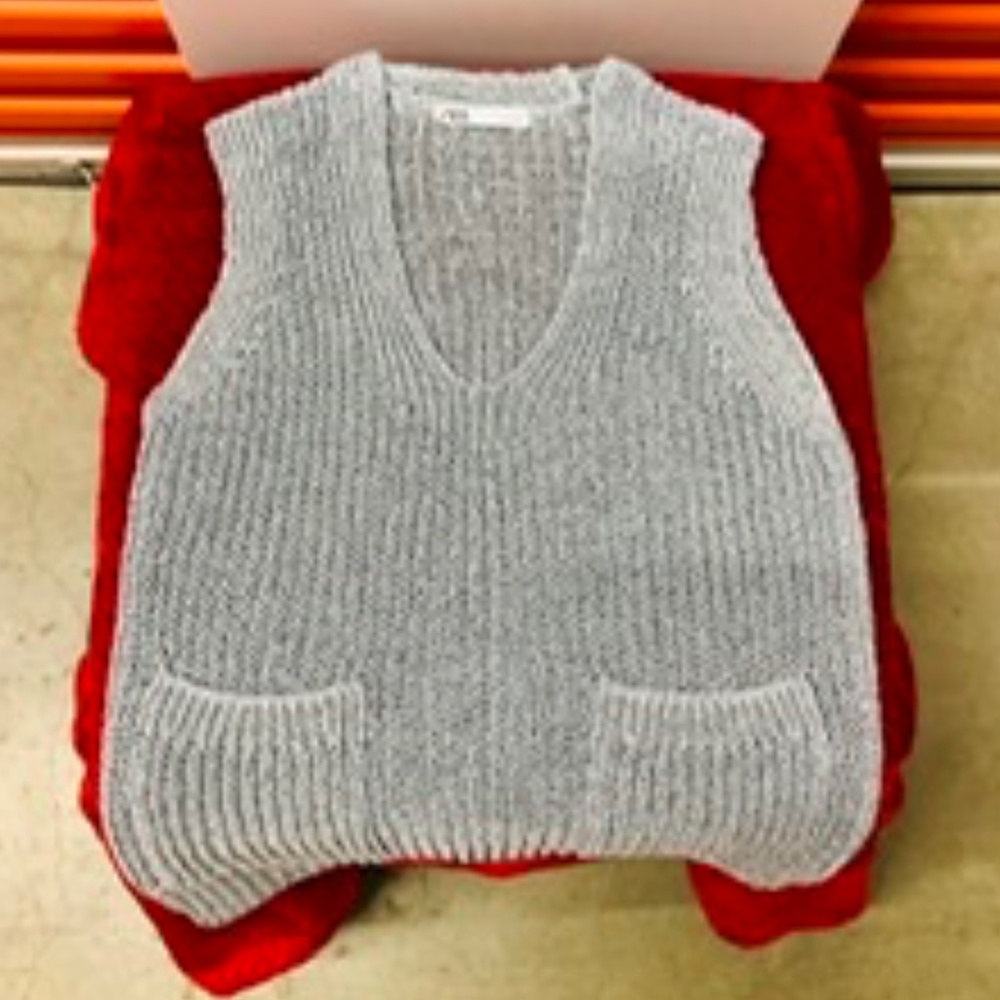 New ZARA Front Pockets Knitted Vest, S